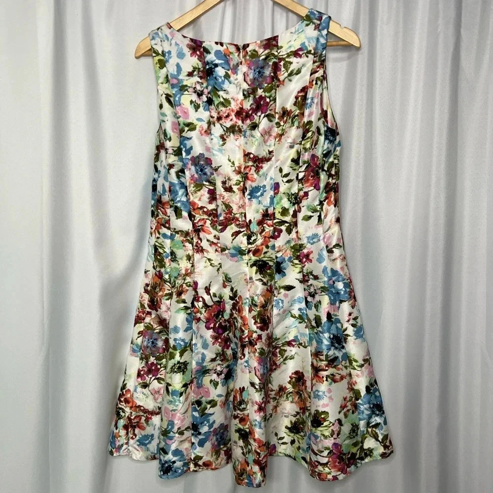 Madison Leigh Floral Pleated V-neck Swing Dress - size 6/8 - Picture 15 of 15
